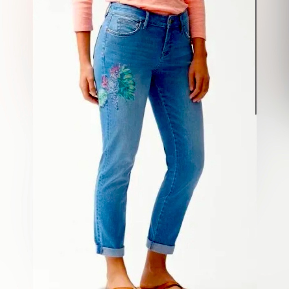 Tommy Bahama slim Boyfriend Jeans with tropical embroidery in size 27 x 29